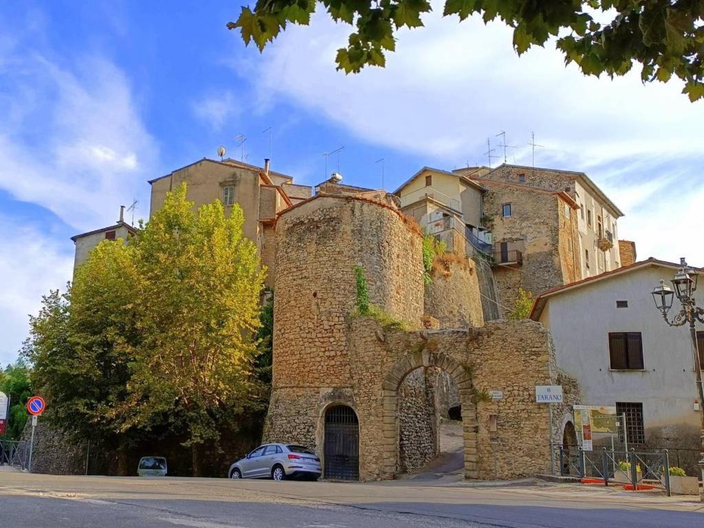 Casa In Antico Borgo Medievale A Tarano Ri, Via Giacomo Leopardi, 15 Villa ภายนอก รูปภาพ